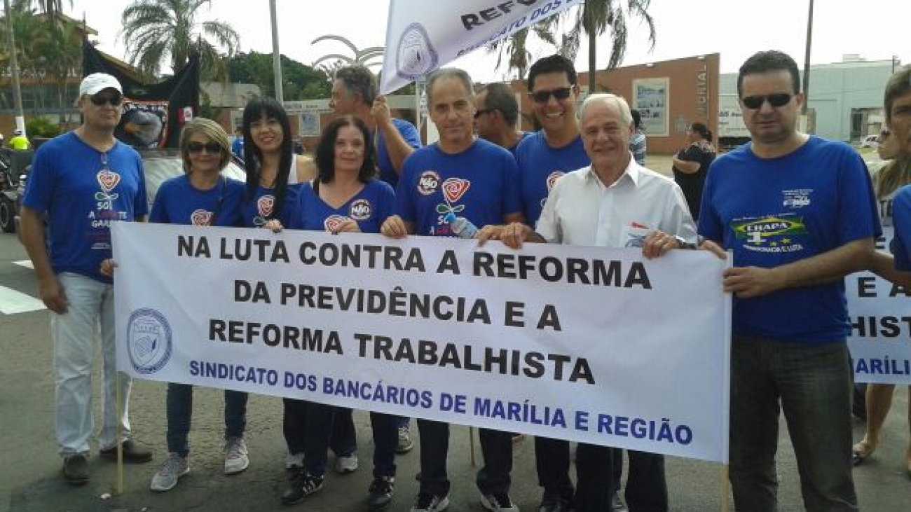 foto desfile marilia