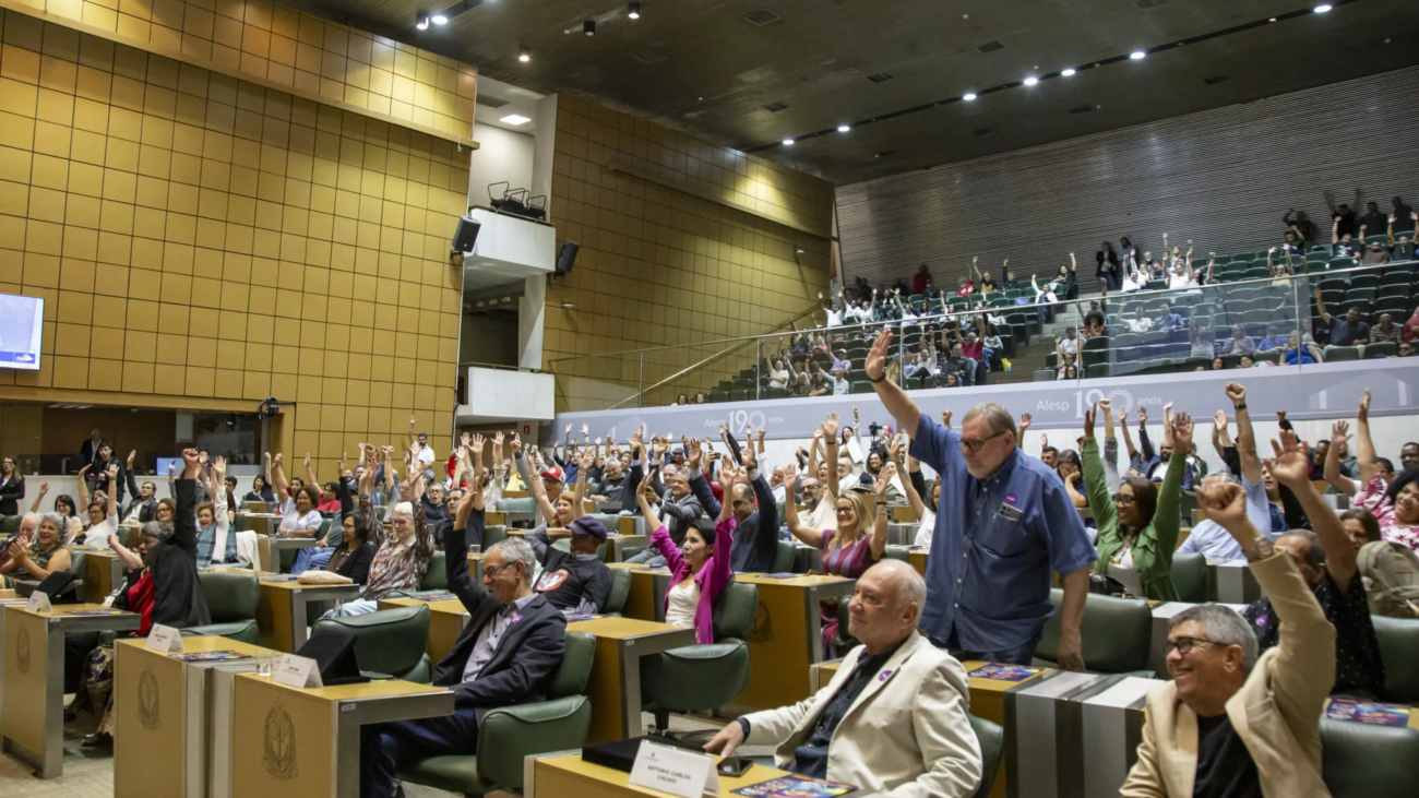 28-09-19-Sessao-Solene-40-anos-da-greve-dos-bancarios-de-1985_FOTOS-NANDO-BOMFIM_262-2048x1365